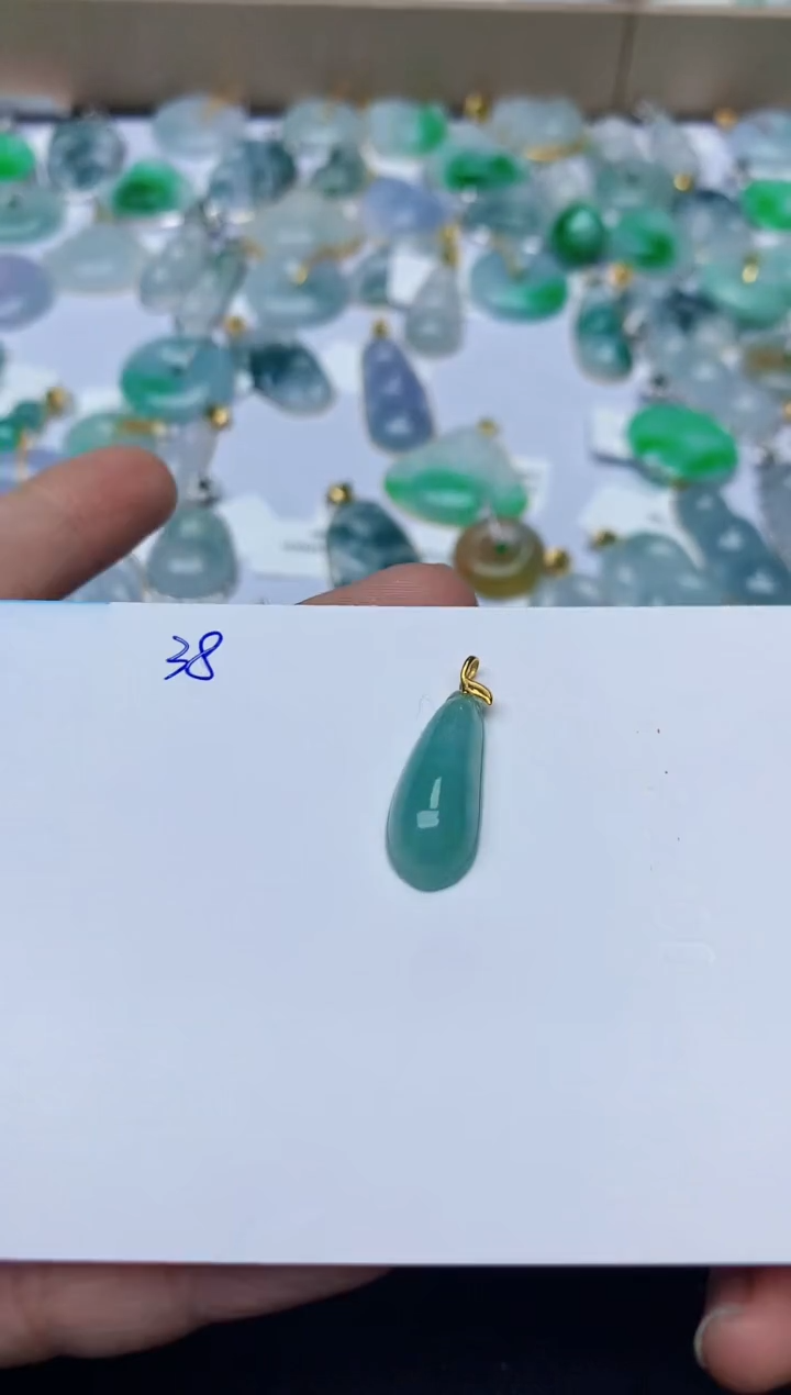 【闪购商品】翡翠颈饰18K金镶嵌天然翡翠A货   