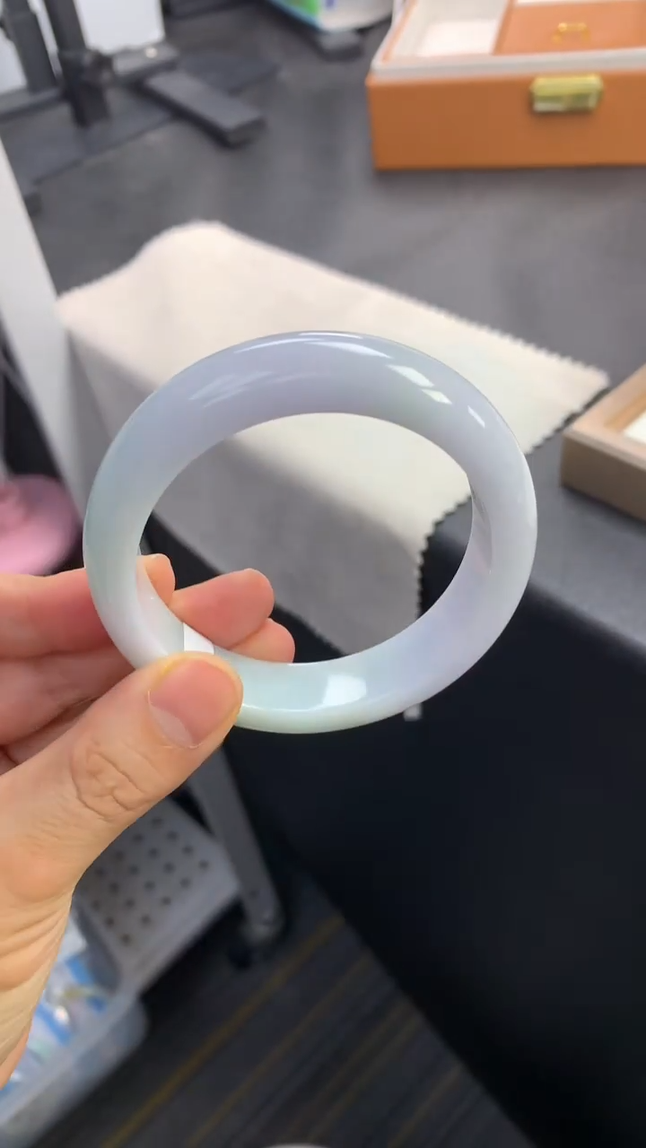 未镶嵌手镯翡翠退货需手镯吊牌标签完好