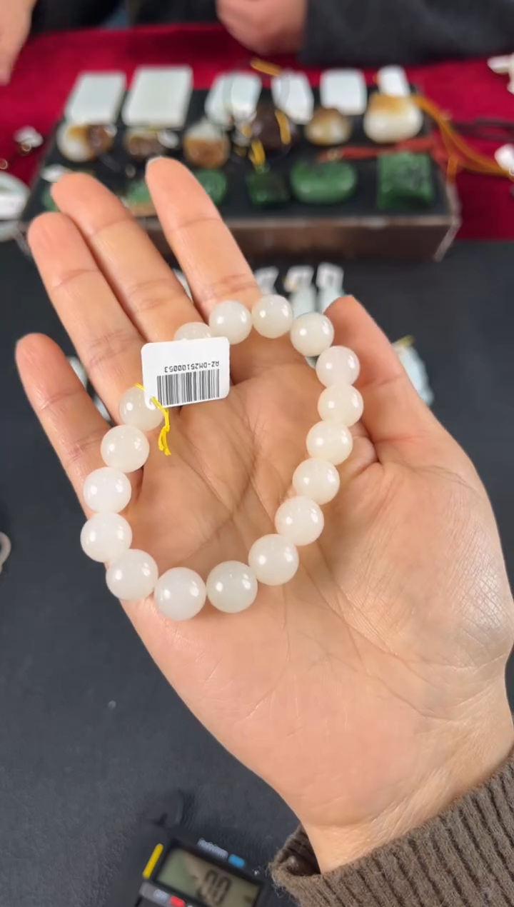 颈饰未镶嵌和田玉清***岗手串
