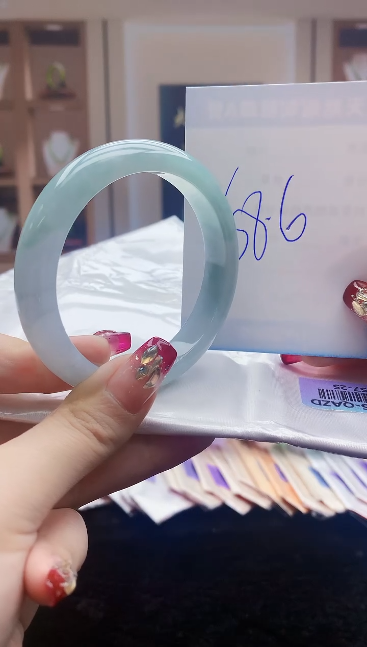 【闪购商品】翡翠手镯未镶嵌     H57-25