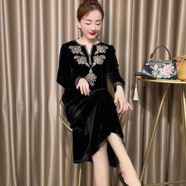 8660中老年女装高端气质上档次洋气妈妈新款爆款连衣裙