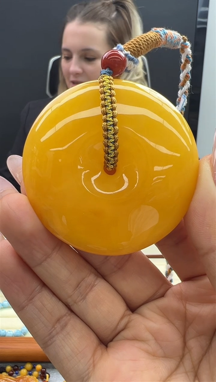 【闪购商品】琥珀颈饰未镶嵌82秒拍号