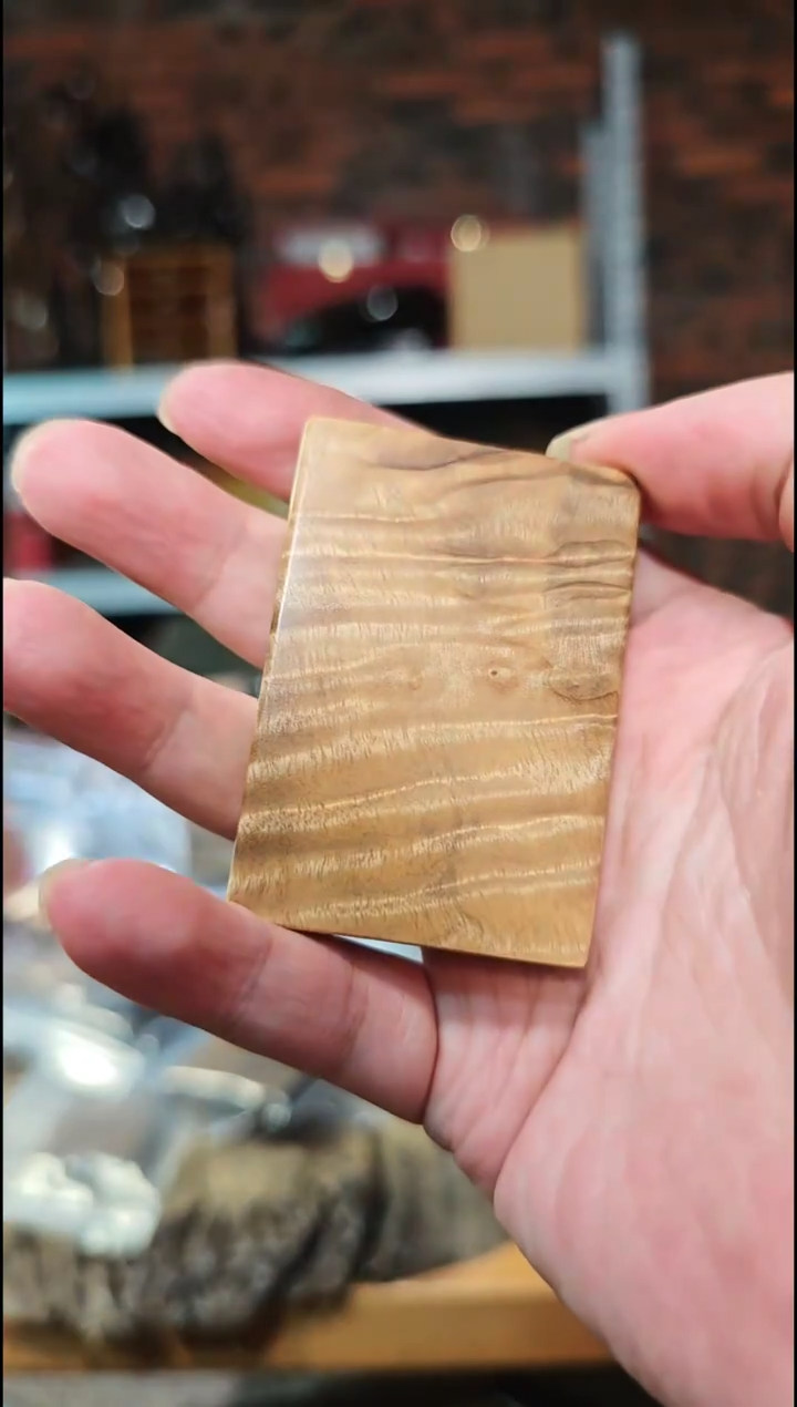 金丝楠无事牌手把件