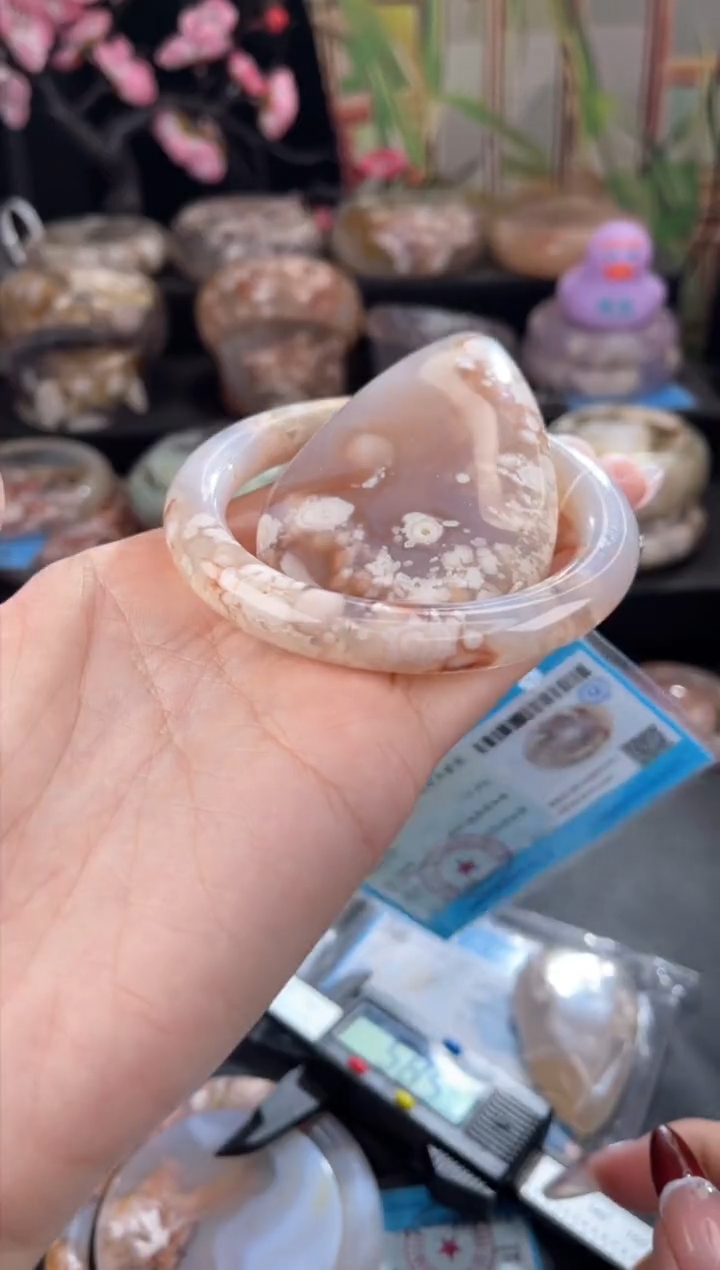 【闪购商品】石英质玉手镯未镶嵌59