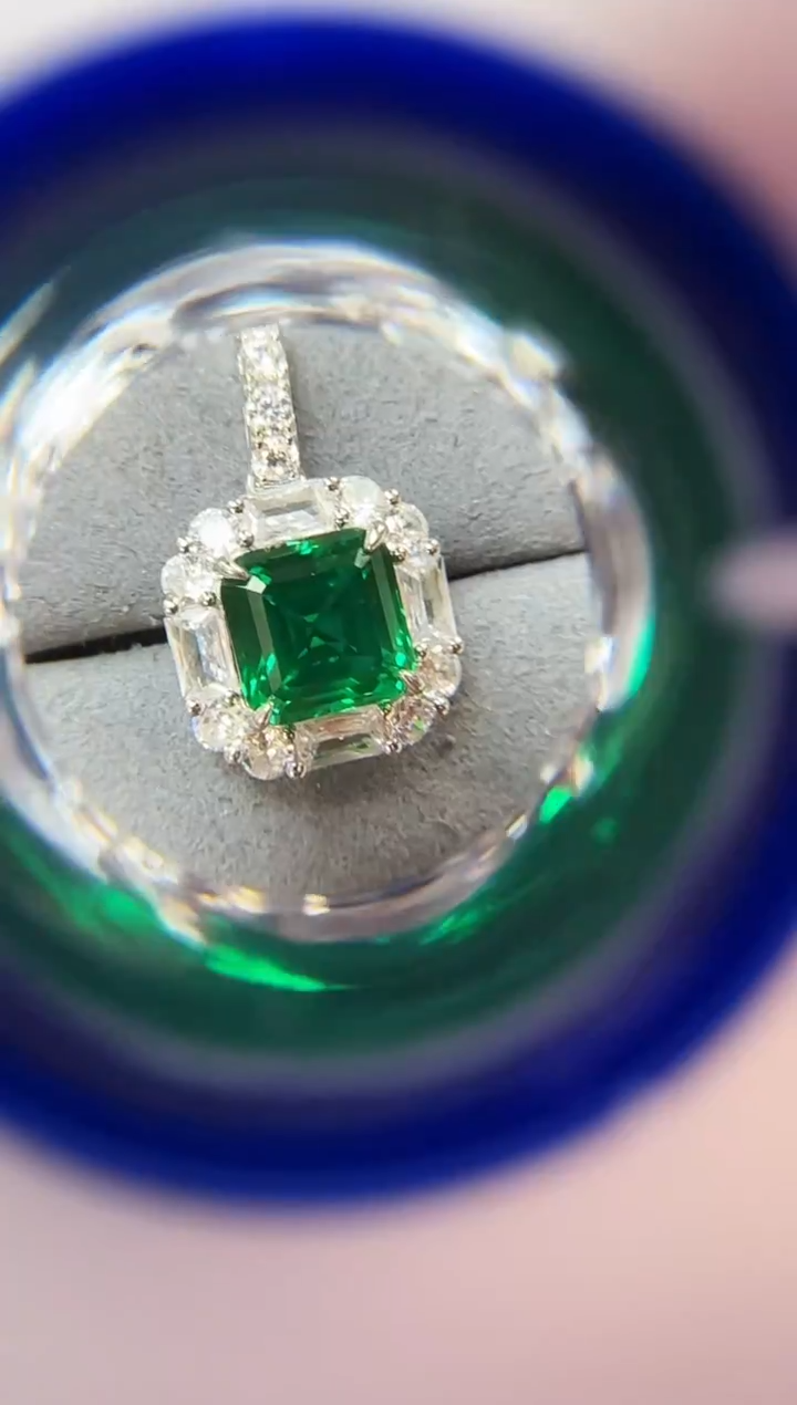 主播定制链接 绿色方形吊坠5ct