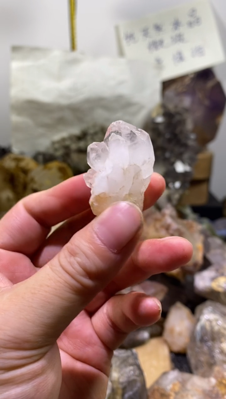 未镶嵌珠宝半成品水晶4号马岛白水晶柱子