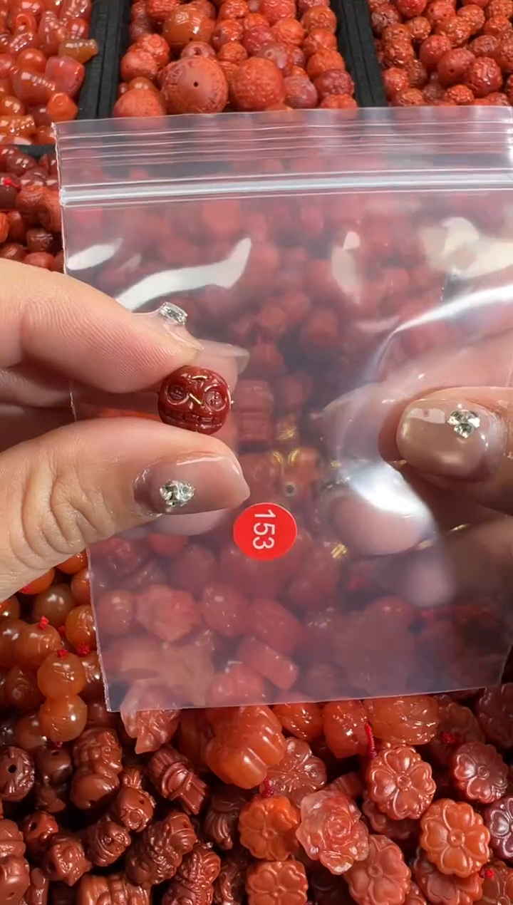 【闪购商品】南红玛瑙未镶嵌颈饰1