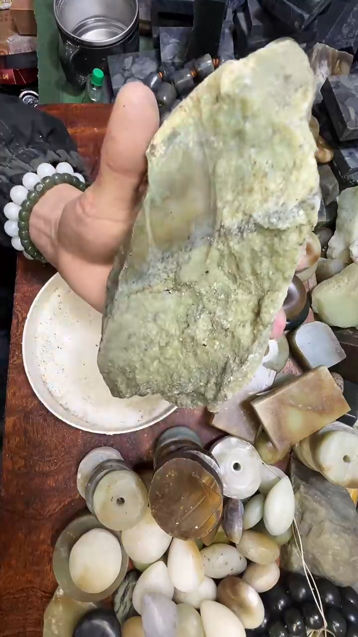 未镶嵌和田玉珠宝半成品1