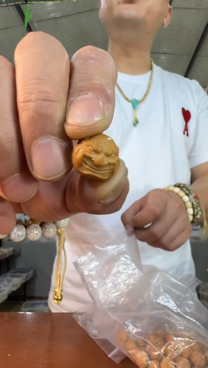 猴头核桃手串A7实物为准 配饰一颗