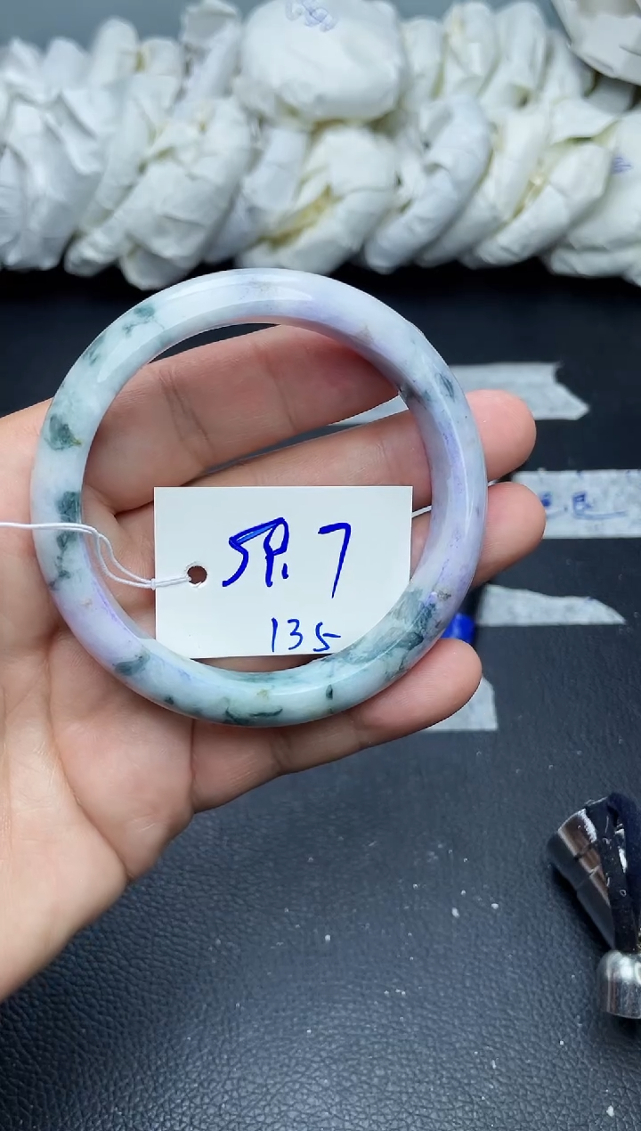 翡翠手镯未镶嵌135