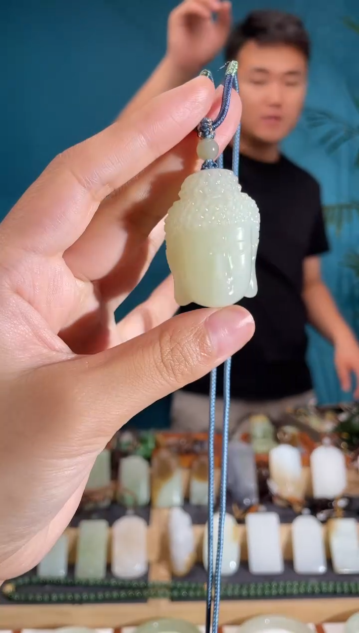 和田玉未镶嵌颈饰1