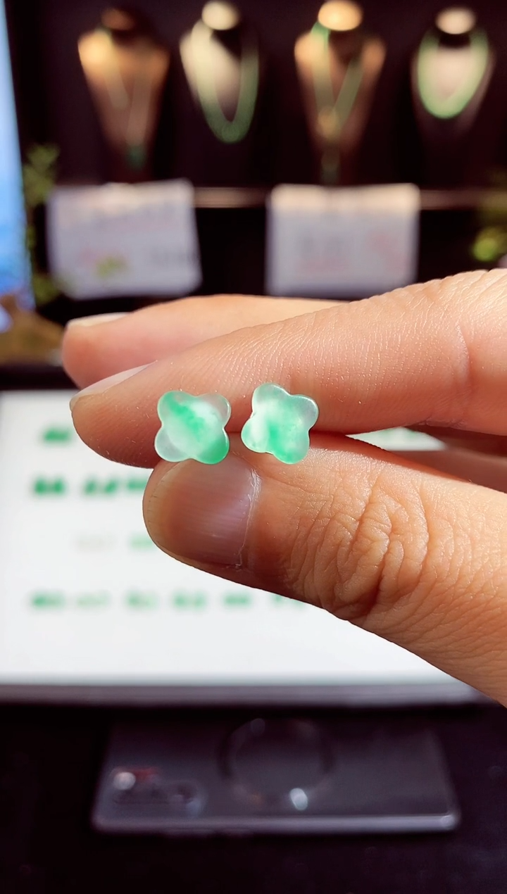 【闪购商品】石英质玉耳钉未镶嵌耳钉