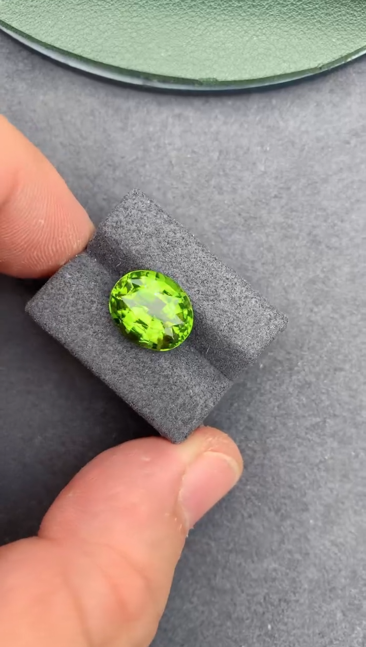 【闪购商品】橄榄石裸石未镶嵌6ct橄榄石