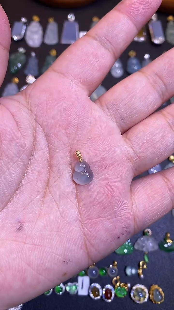 【闪购商品】翡翠吊坠(不含链)18K金镶嵌1