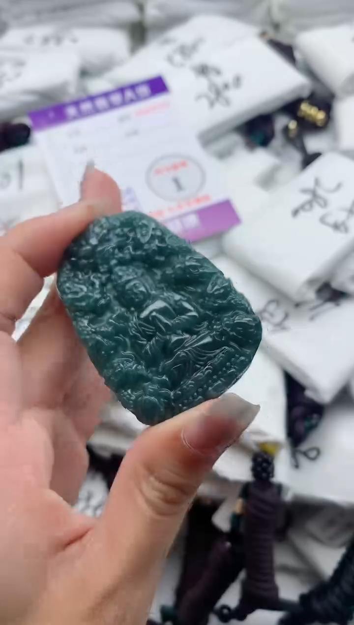 翡翠未镶嵌颈饰0000000000