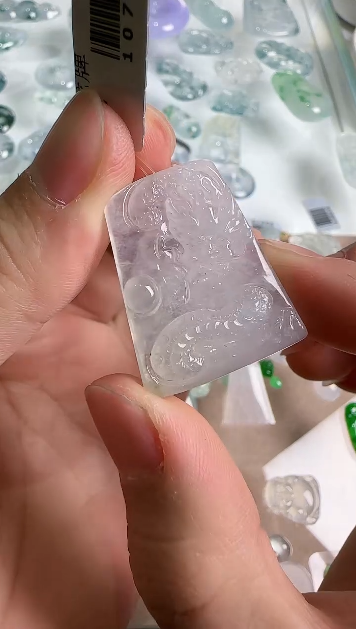 【闪购商品】翡翠吊坠(不含链)未镶嵌··