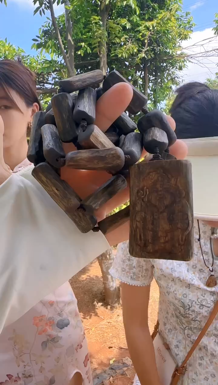 手串沉香海南绿奇楠乌身虫漏雕刻件多样性发一