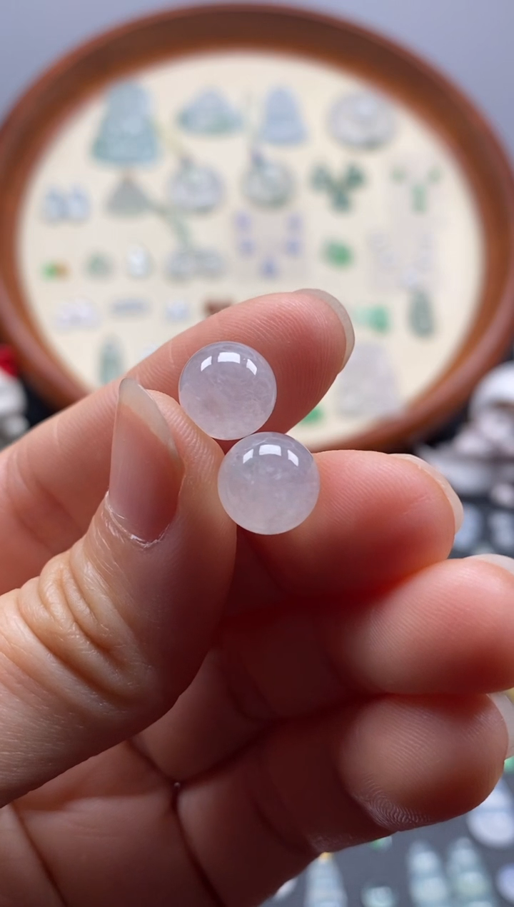 颈饰未镶嵌翡翠冰珠子1对/芬