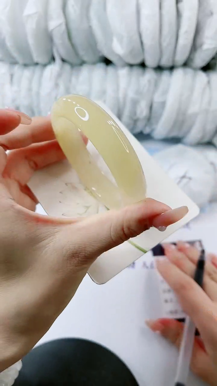 【闪购商品】石英质玉手镯未镶嵌0179563461-多样性发货