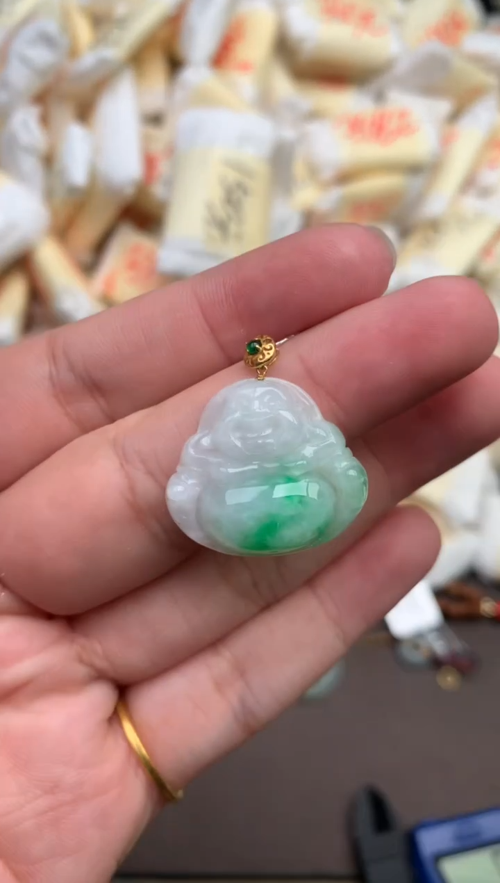 翡翠挂件18K金镶嵌—