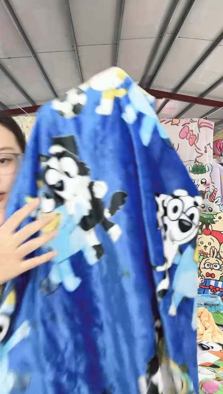 满35包邮   瑕疵  150*180    左右   绒毯子  