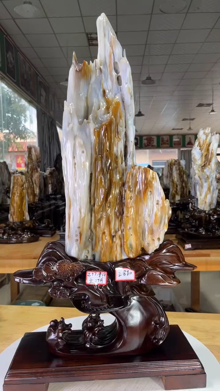 未镶嵌珠宝奇石硅化玉2880