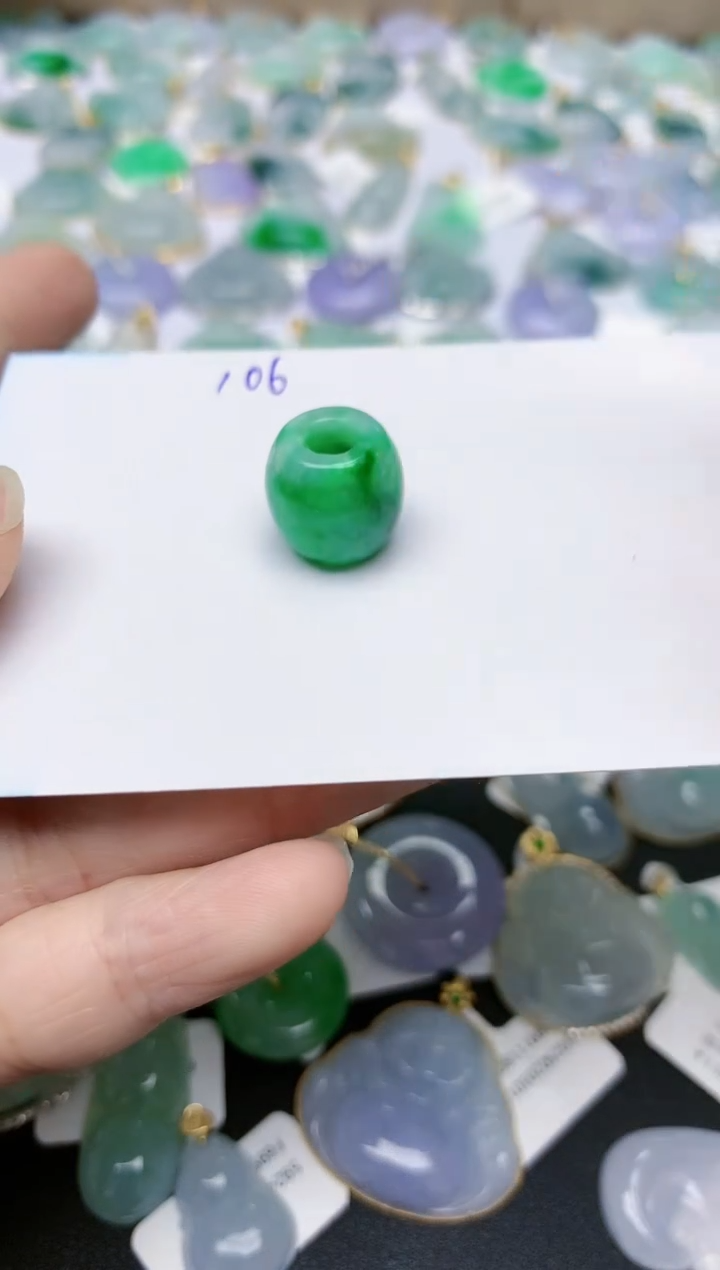 【闪购商品】翡翠颈饰未镶嵌天然翡翠A货    