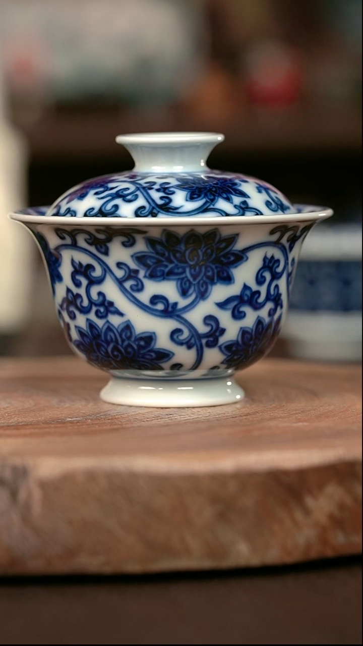 手绘高温现代瓷   柴窑  有暇 双钩妙莲 高足130c