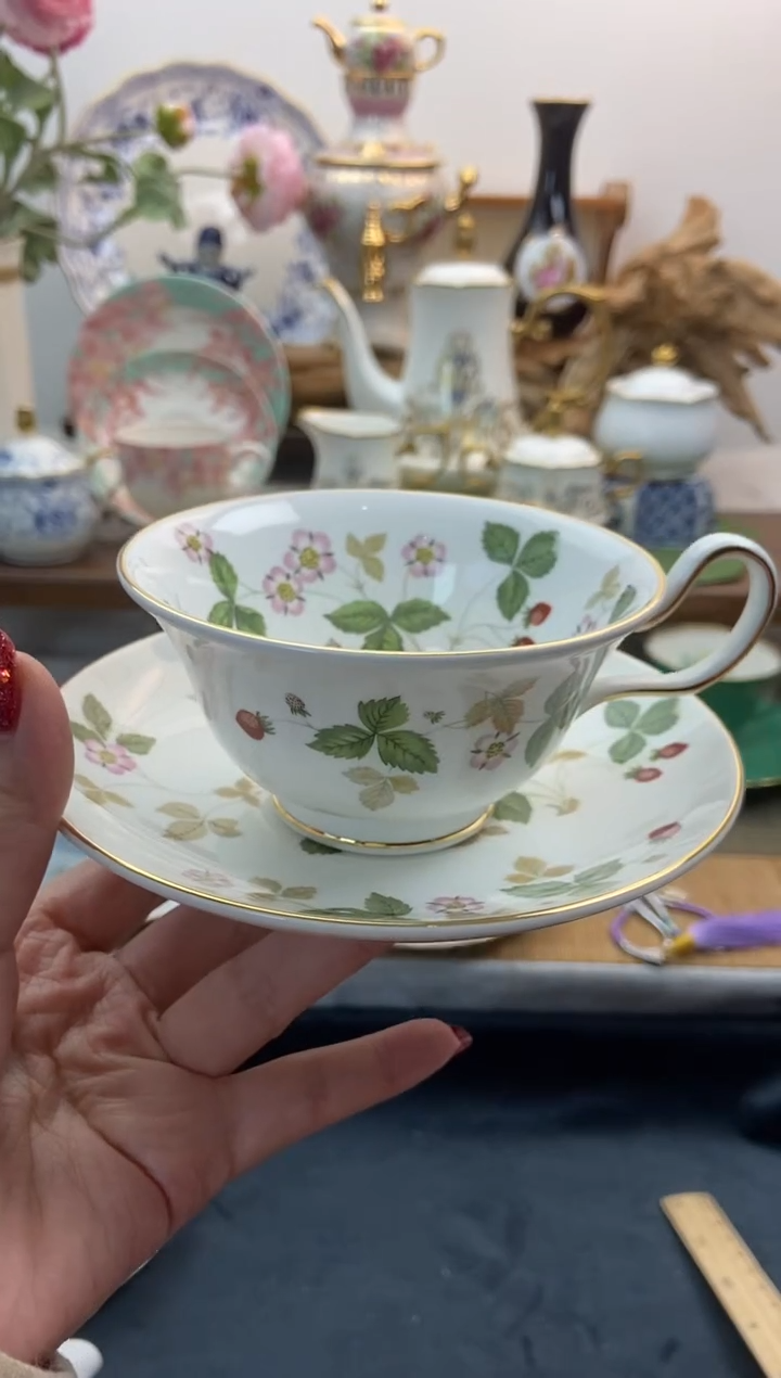 瓷片全新大扩口野草莓谨慎参拍，防伪帖撕毁无售后