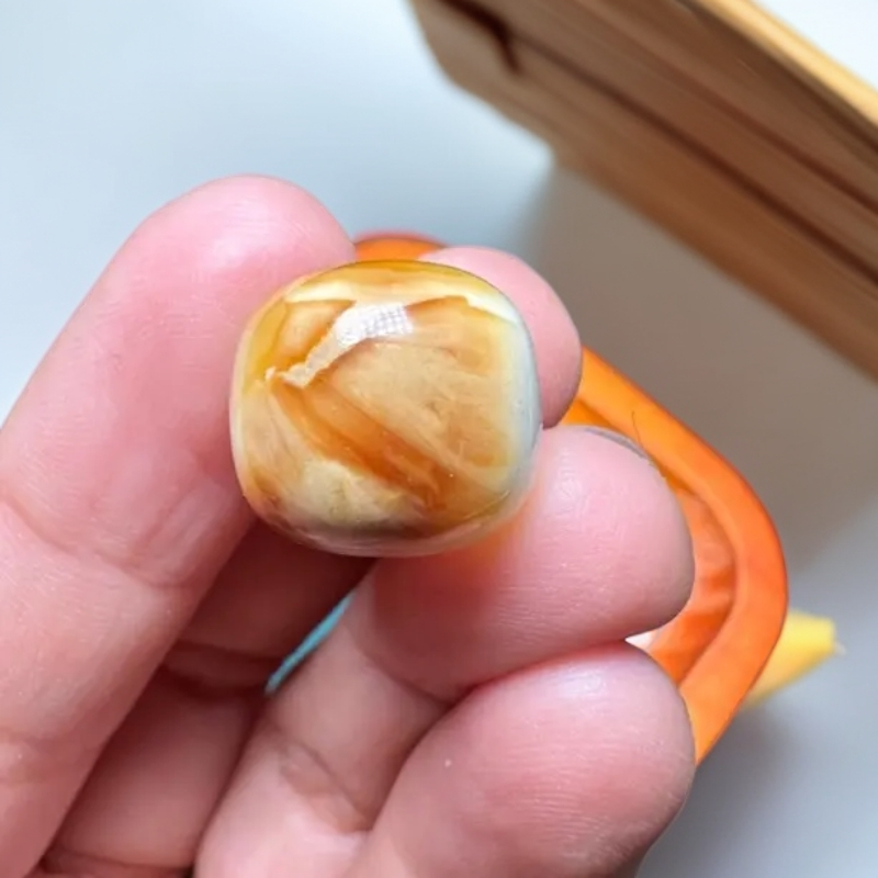 蜜蜡沁色白花老型珠 13✖️12尺寸 文玩配珠