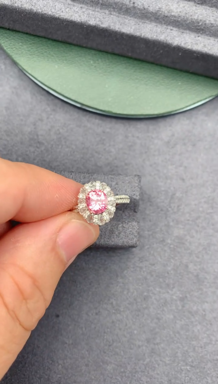 【闪购商品】彩色蓝宝石戒指18K金镶嵌1ct 帕帕拉恰戒指