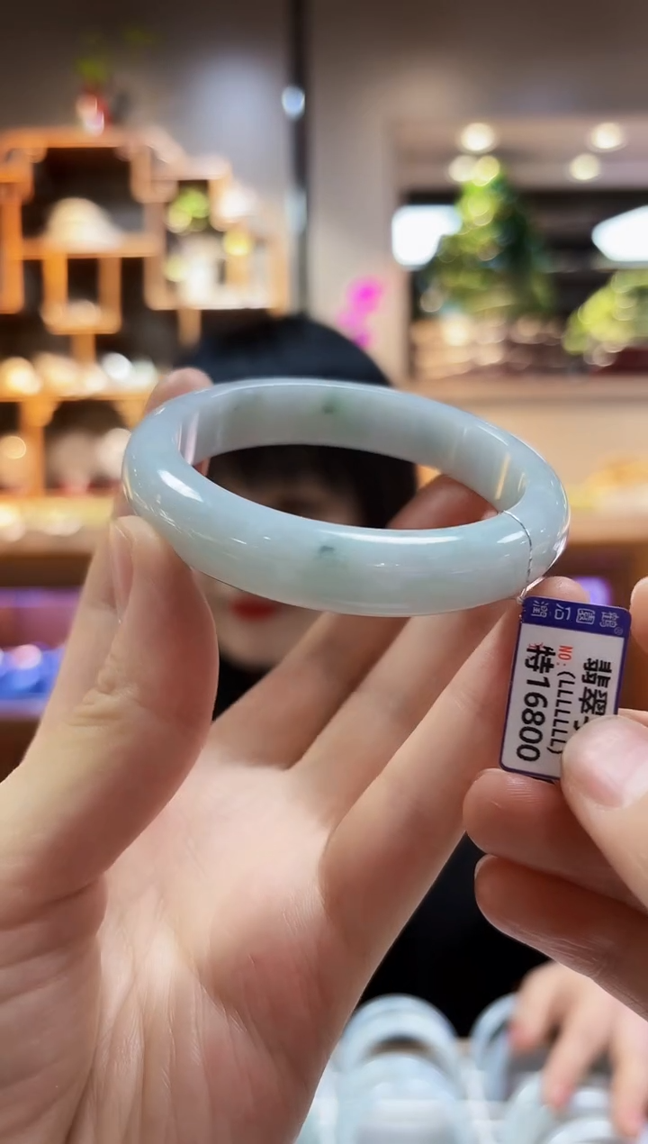 【闪购商品】翡翠颈饰未镶嵌56.8手镯