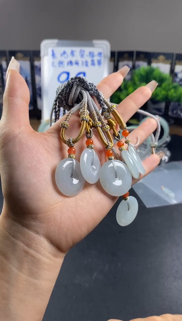 翡翠未镶嵌颈饰冰种多样性发货