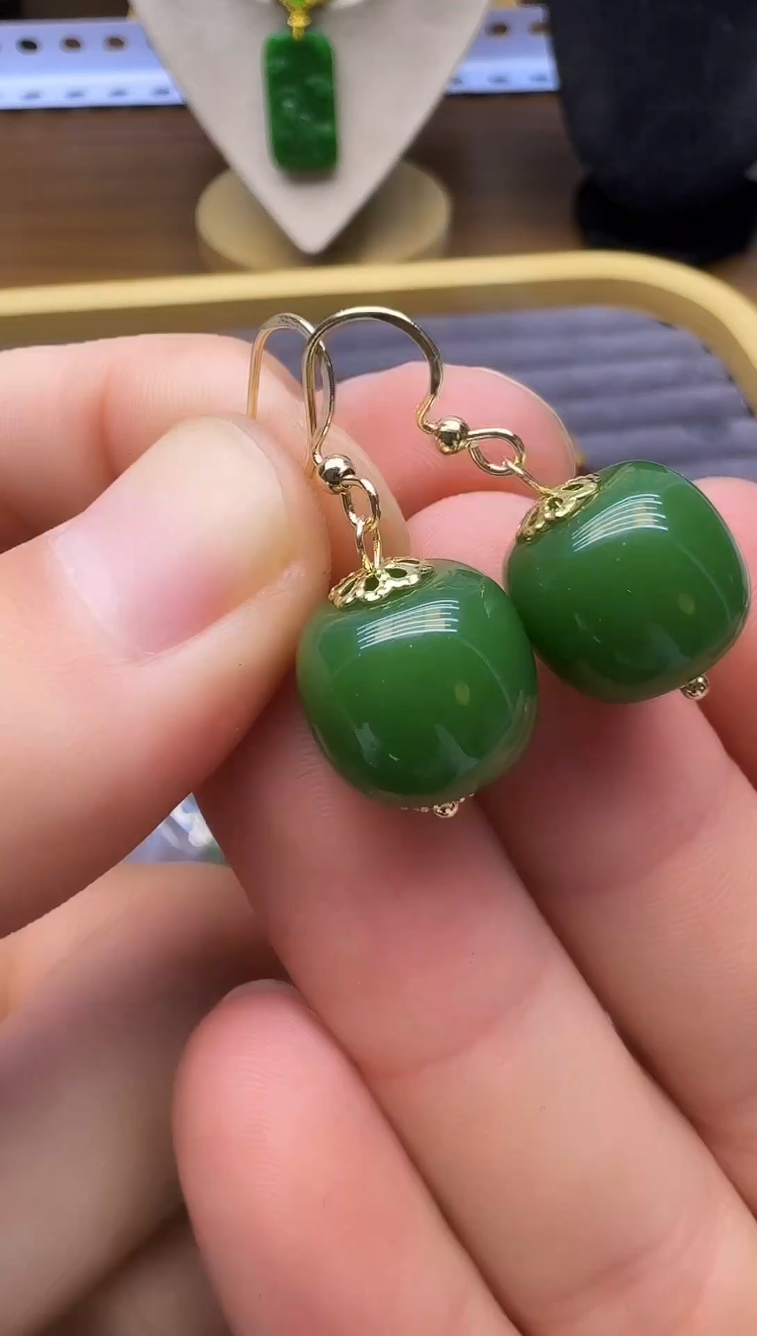 14K金镶嵌和田玉耳饰E117       