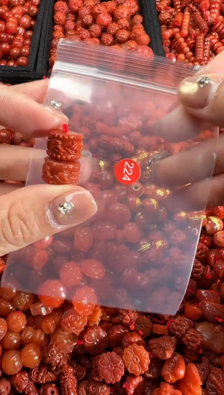 【闪购商品】南红玛瑙颈饰未镶嵌2