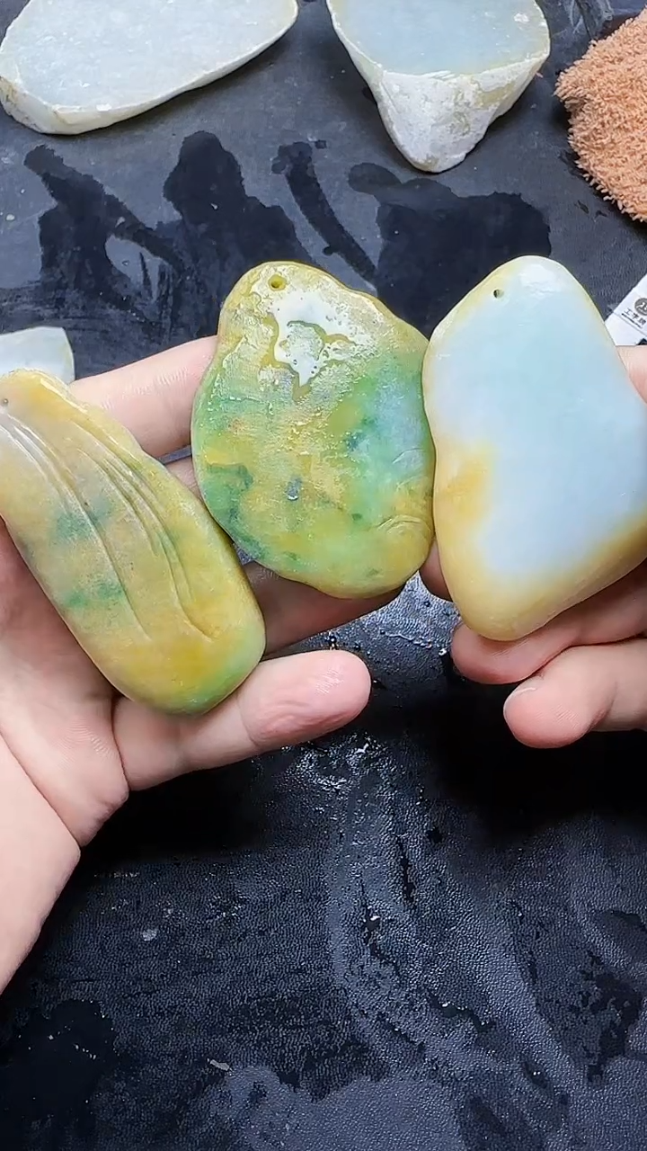 翡翠挂件未镶嵌030翡翠