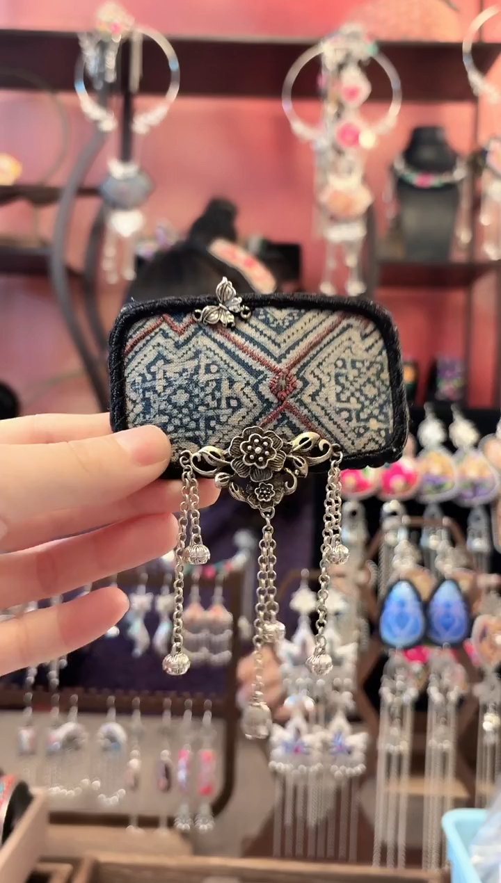 织绣 云织谣民族风精美饰品   99