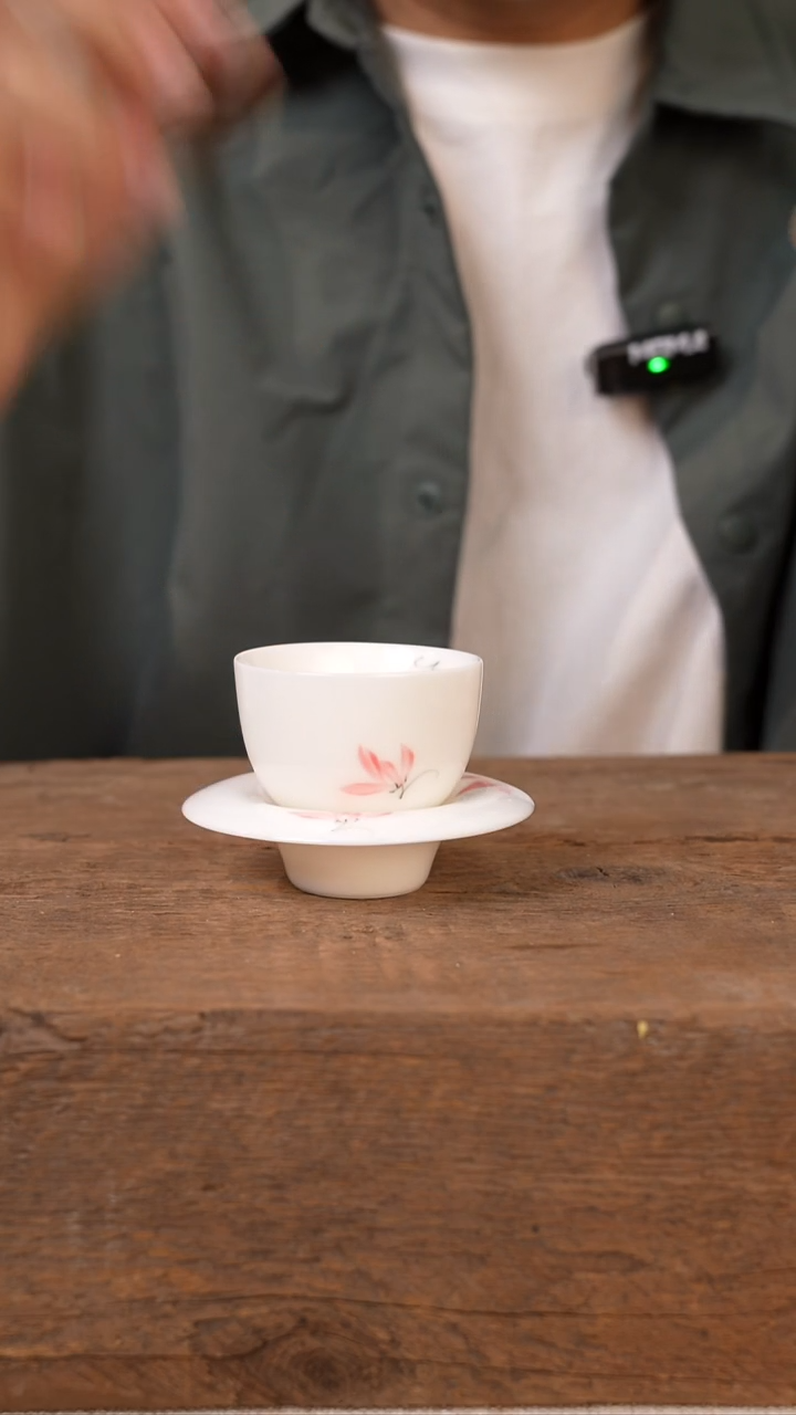 玉泥白瓷-手绘粉秋水兰花晚棠套杯（1杯1垫；容量35ml)