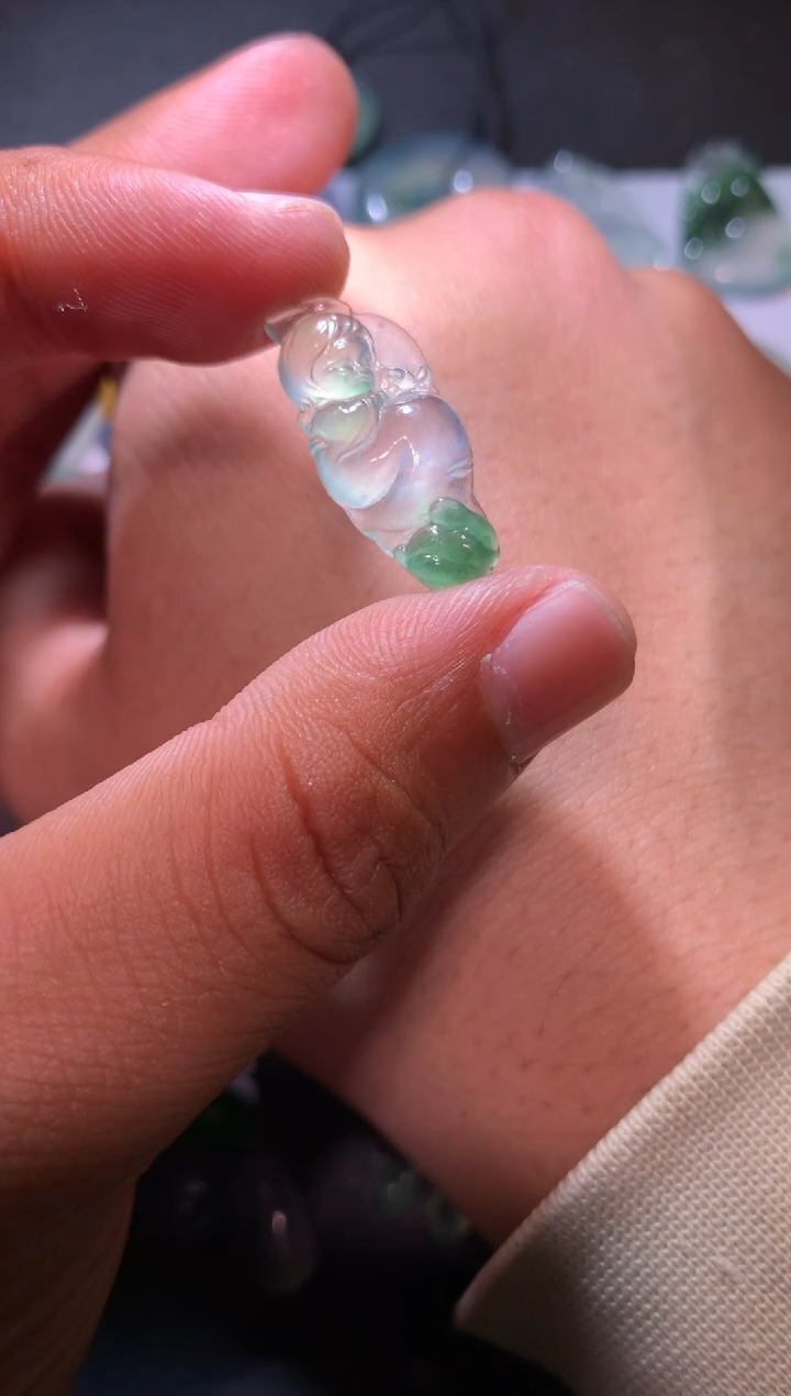 【闪购商品】翡翠颈饰未镶嵌仙子