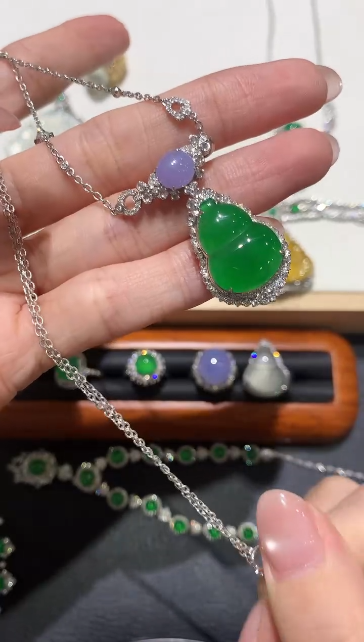 翡翠18K金镶嵌套链团购3