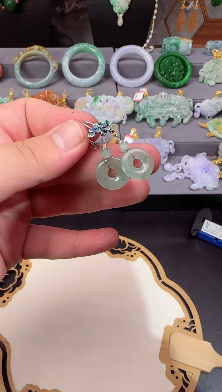 【闪购商品】翡翠颈饰未镶嵌牌子