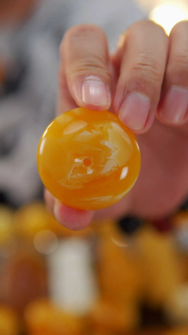 【闪购商品】蜜蜡裸石未镶嵌焦皮料妖花平安扣24.36