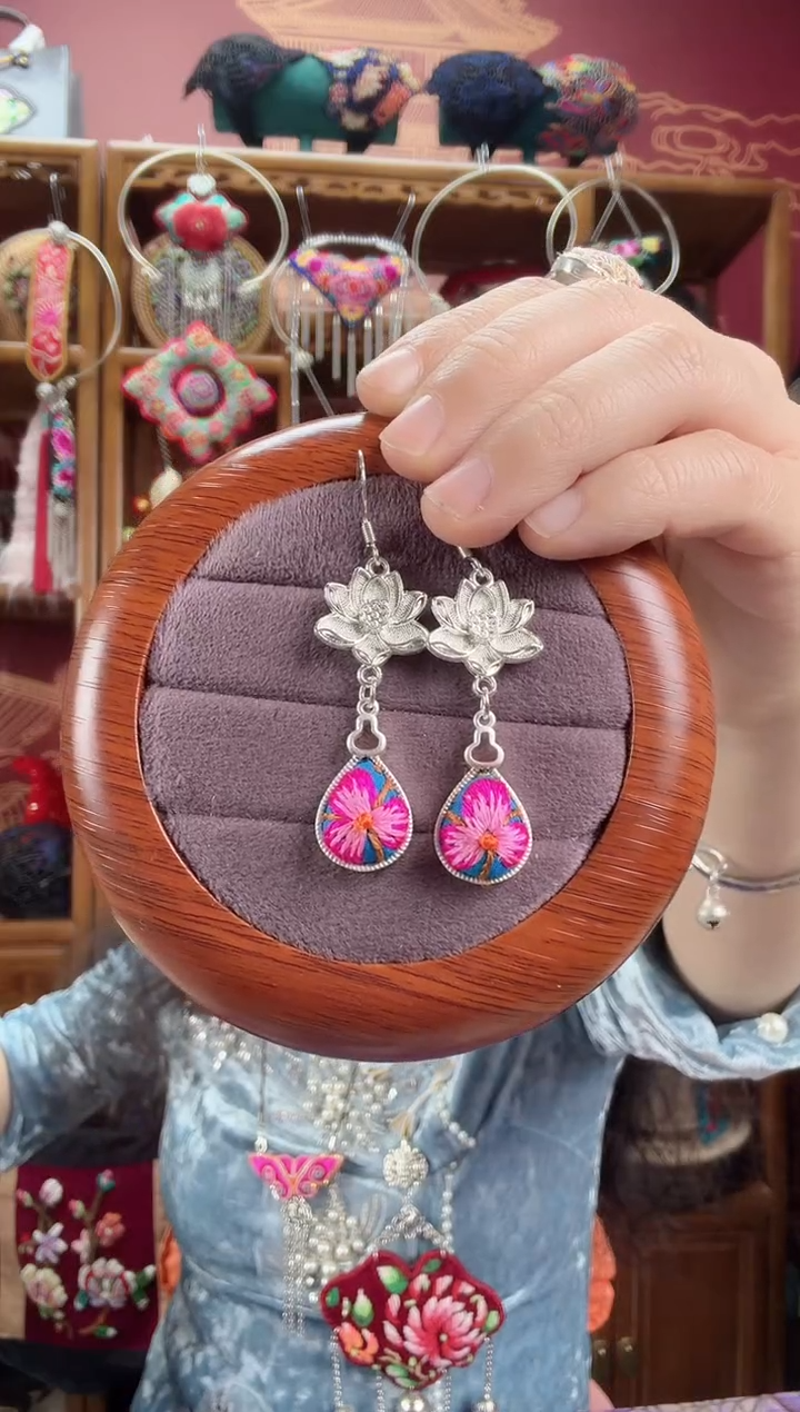 刺绣耳环106甜甜家