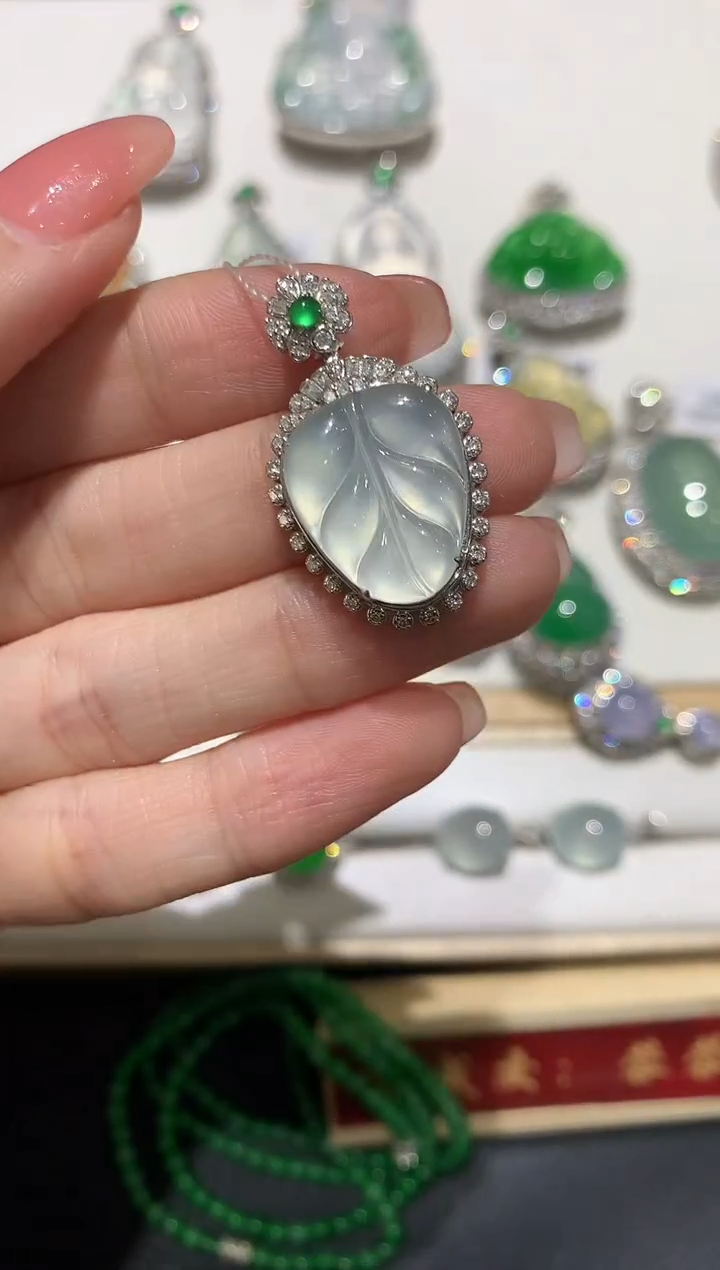 【闪购商品】翡翠吊坠(不含链)18K金镶嵌团购3