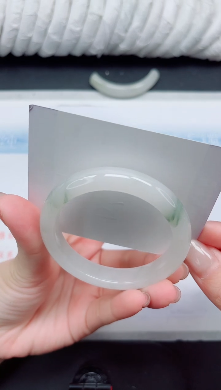 【闪购商品】石英质玉手镯未镶嵌121-52.4