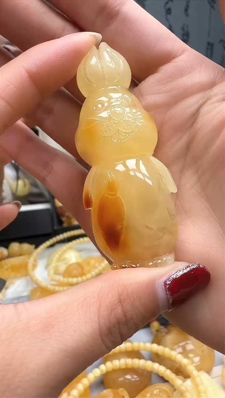 【闪购商品】琥珀裸石未镶嵌挂坠