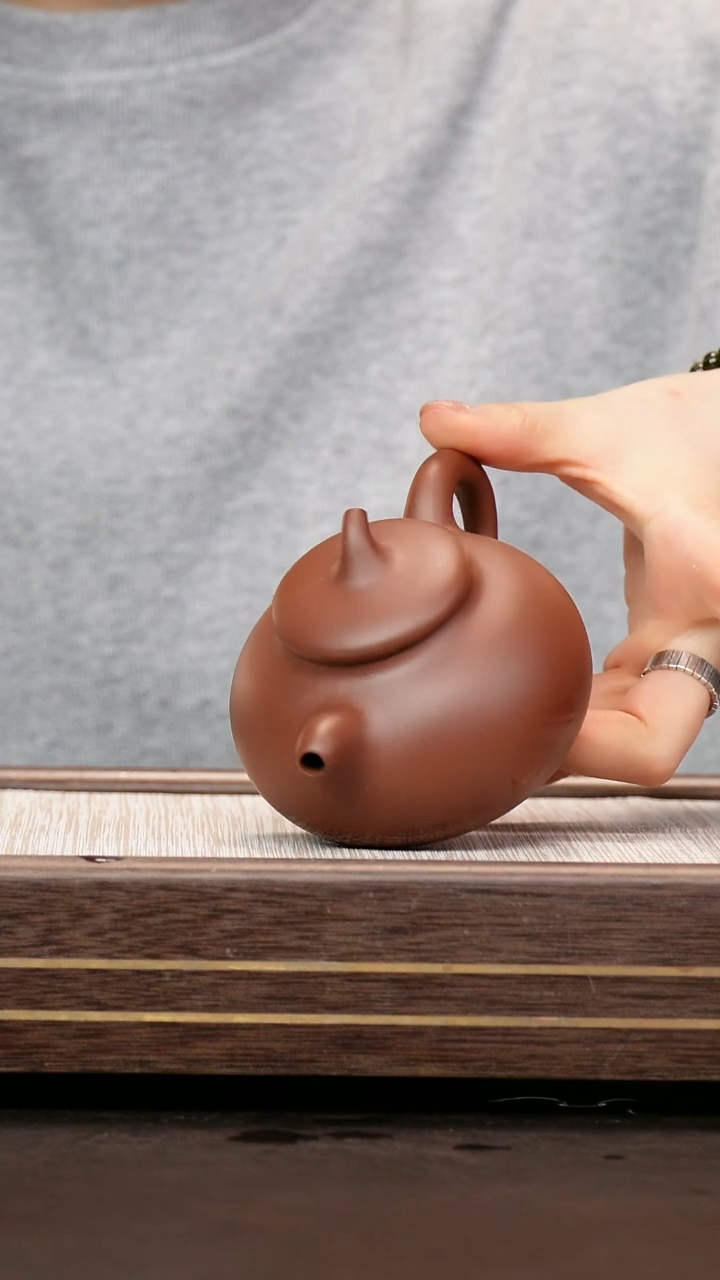 茶壶紫砂中槽清 纳底茄瓜