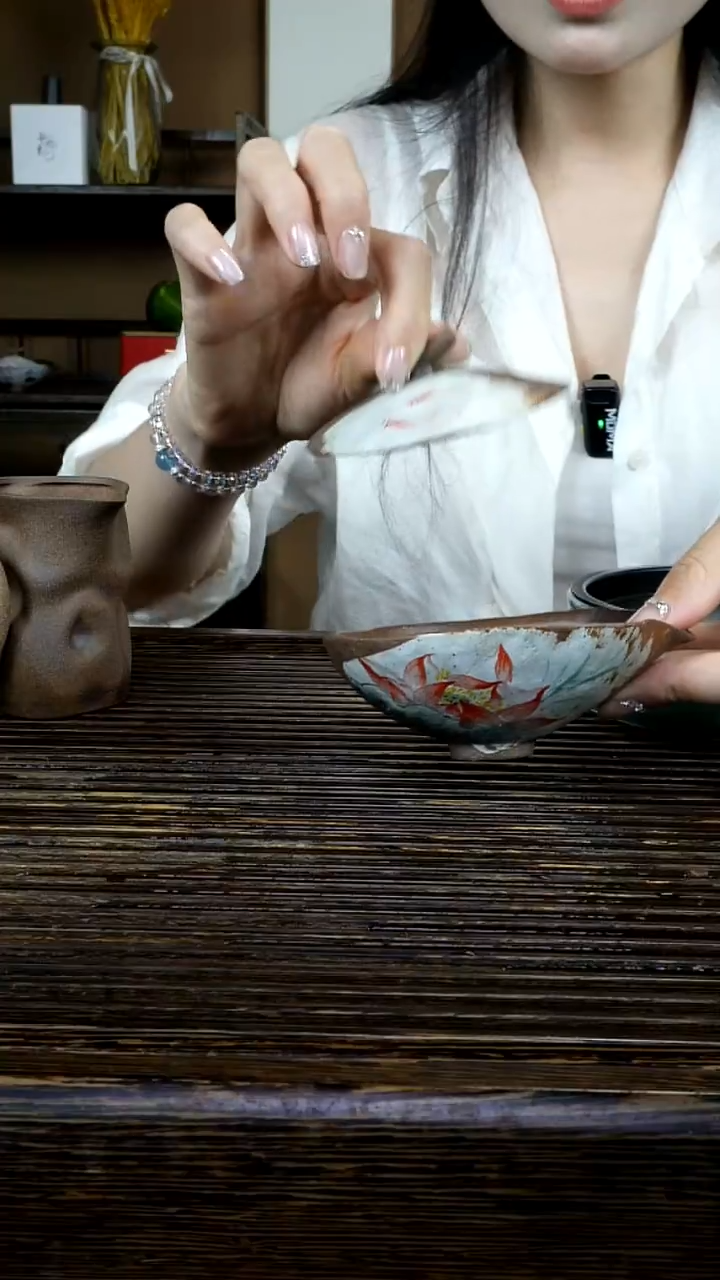 孤品 老紫泥 手捏手绘 手抓壶 （红双鱼）