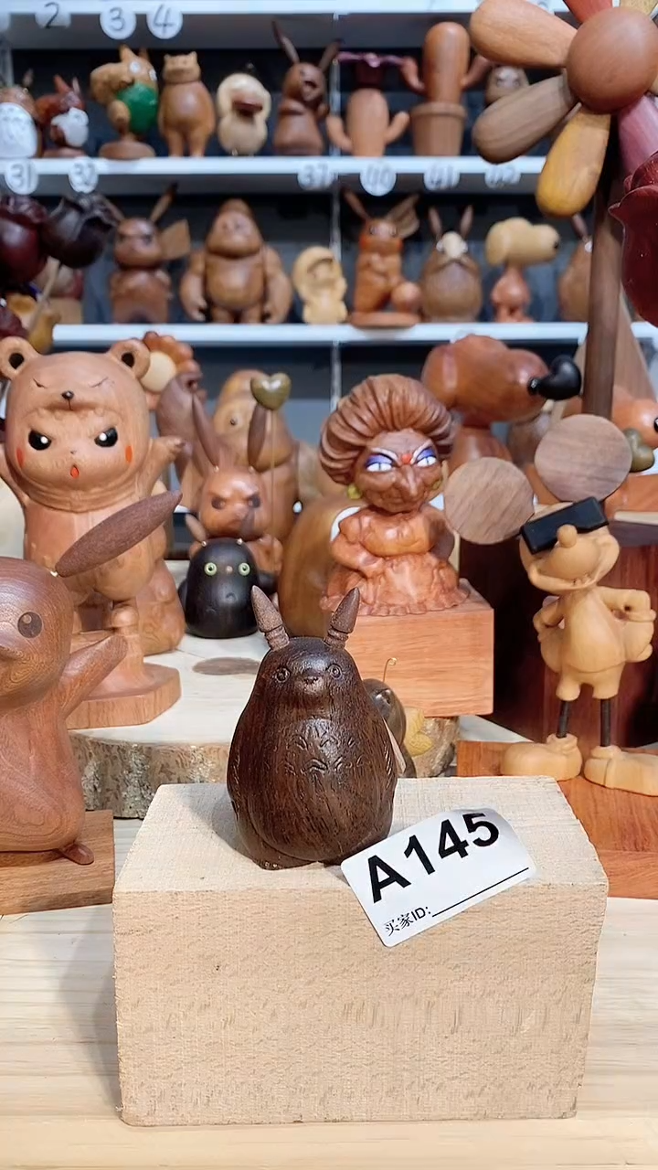 【闪购商品】木木雕摆件可爱卡通