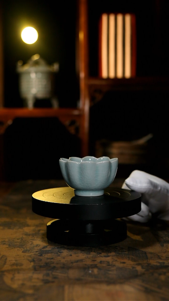 【闪购商品】其他原矿青绿釉小莲花碗